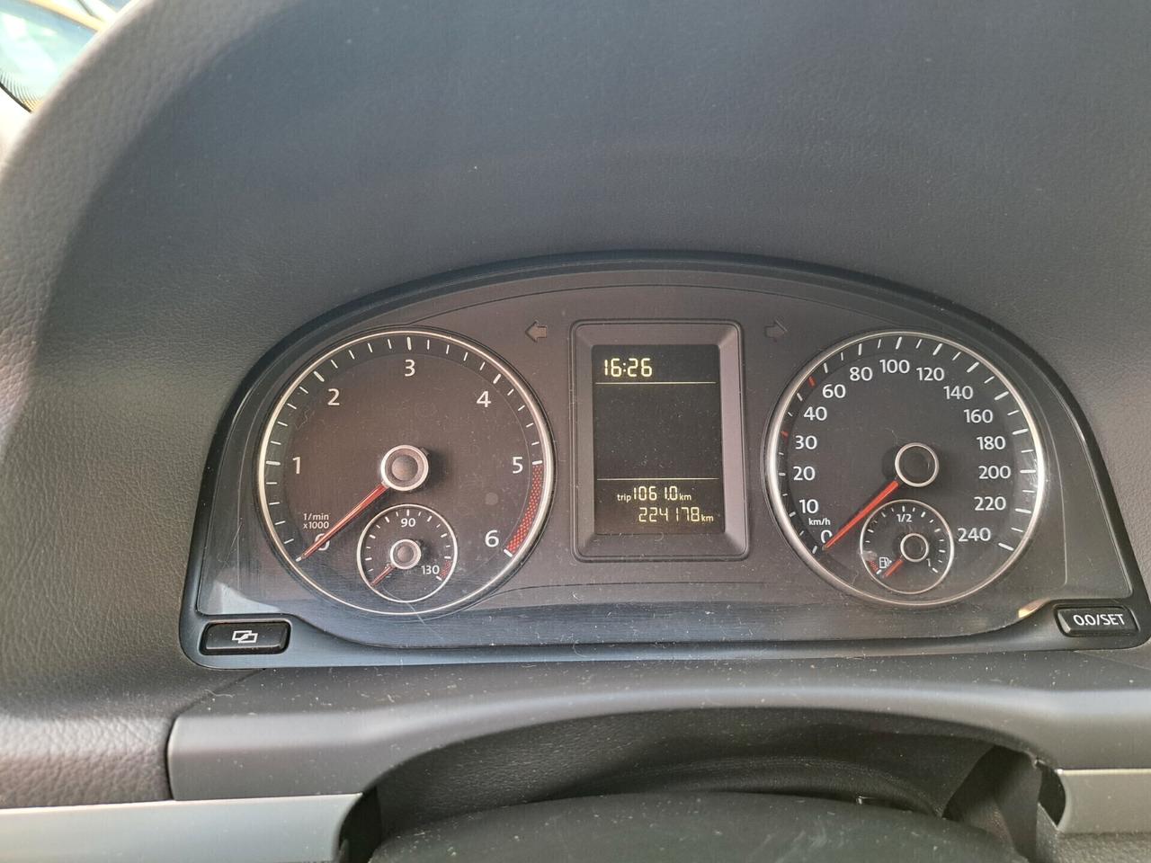 Volkswagen Touran 7 posti / 1.6 /105 cv/