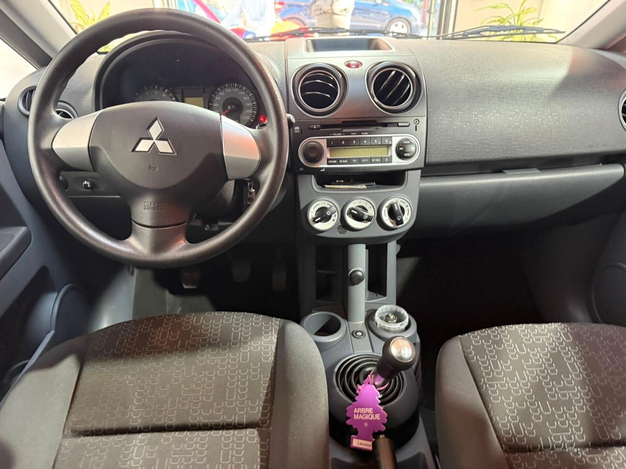 Mitsubishi Colt 1.1 12V 5p. Invite