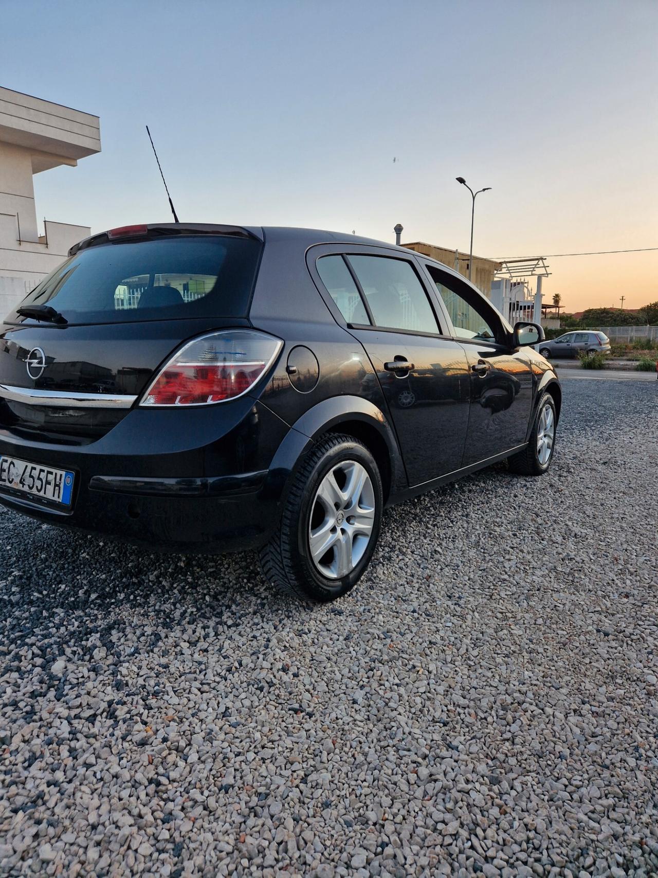 Opel Astra 1.4 16V GPL-TECH 5 porte Enjoy 180000km