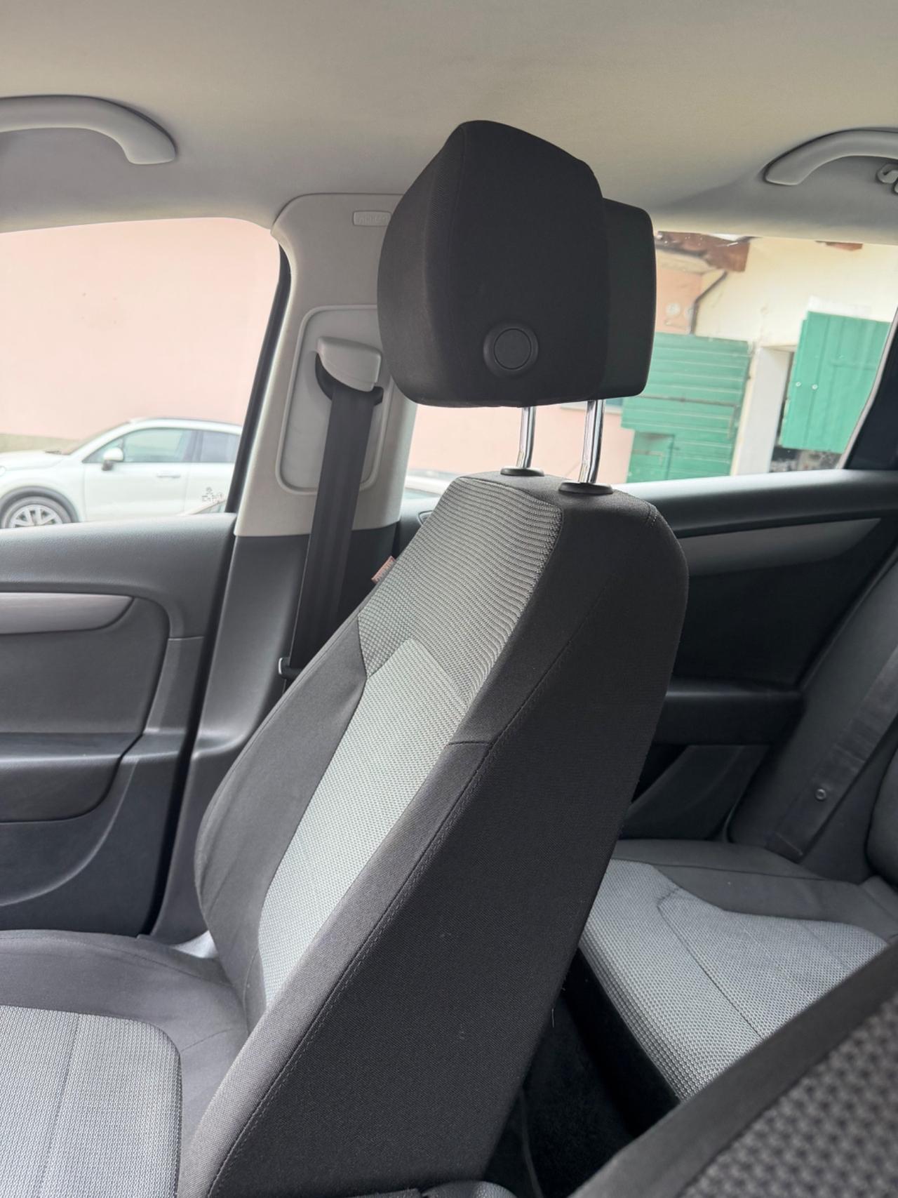 Volkswagen PASSAT VARIANT 1.6 TDI KMCERT GARANZ UNICOPR