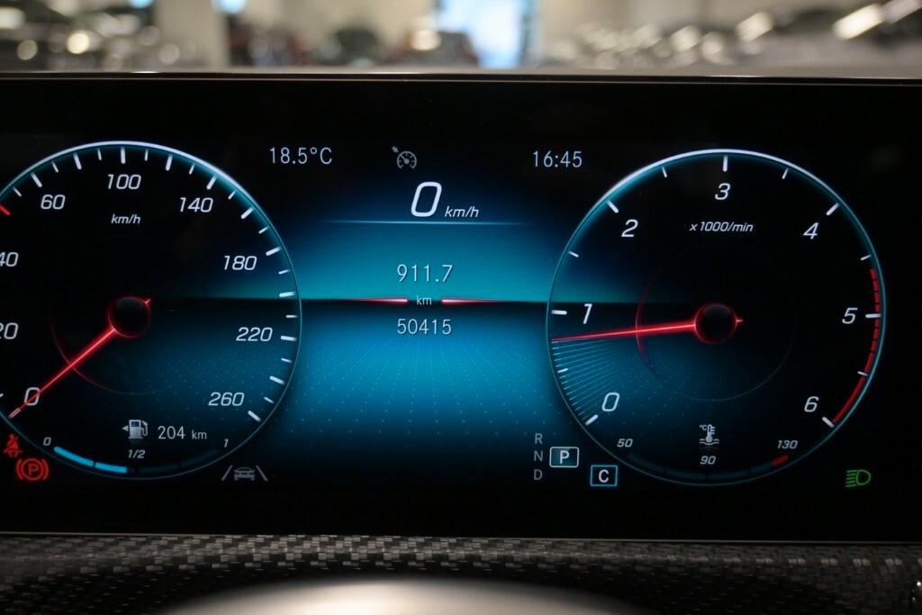 MERCEDES-BENZ CLA SHOOTING BRAKE 180D 115CV AUTOMATIC BUSINESS SOLUTION ( FARI LED - CRUISE - NAVI PREMIUM - MIRROR - PARK ASSIST - TELECAMERA POST. )