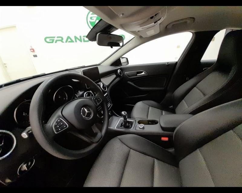 Mercedes-Benz CLA - C/X 117 Shooting Brake 180 d Sport FL