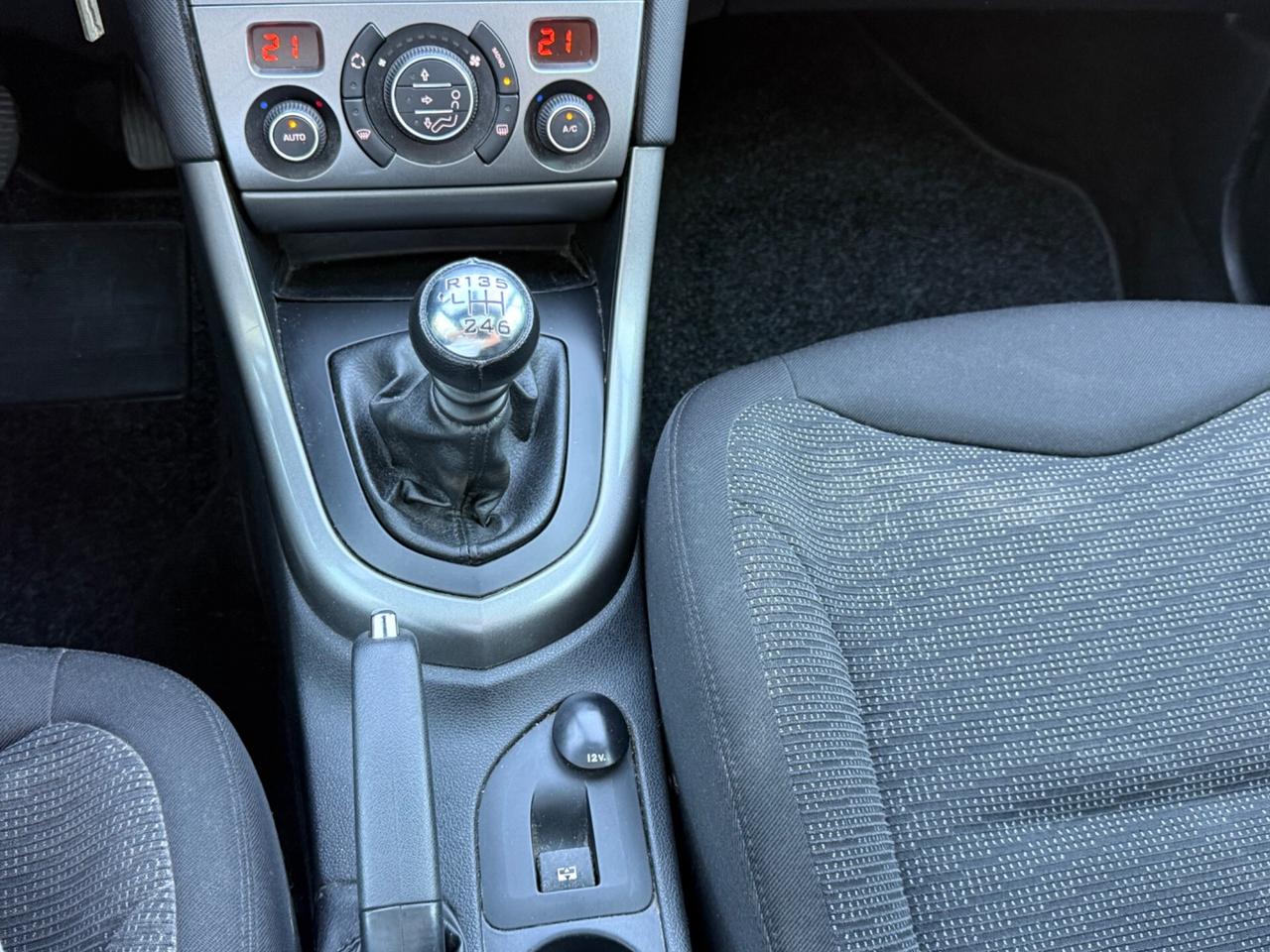 Peugeot 308 7 posti TAGLIANDI CERTIFICATI 1.6 HDi 110CV SW Ciel Tecno