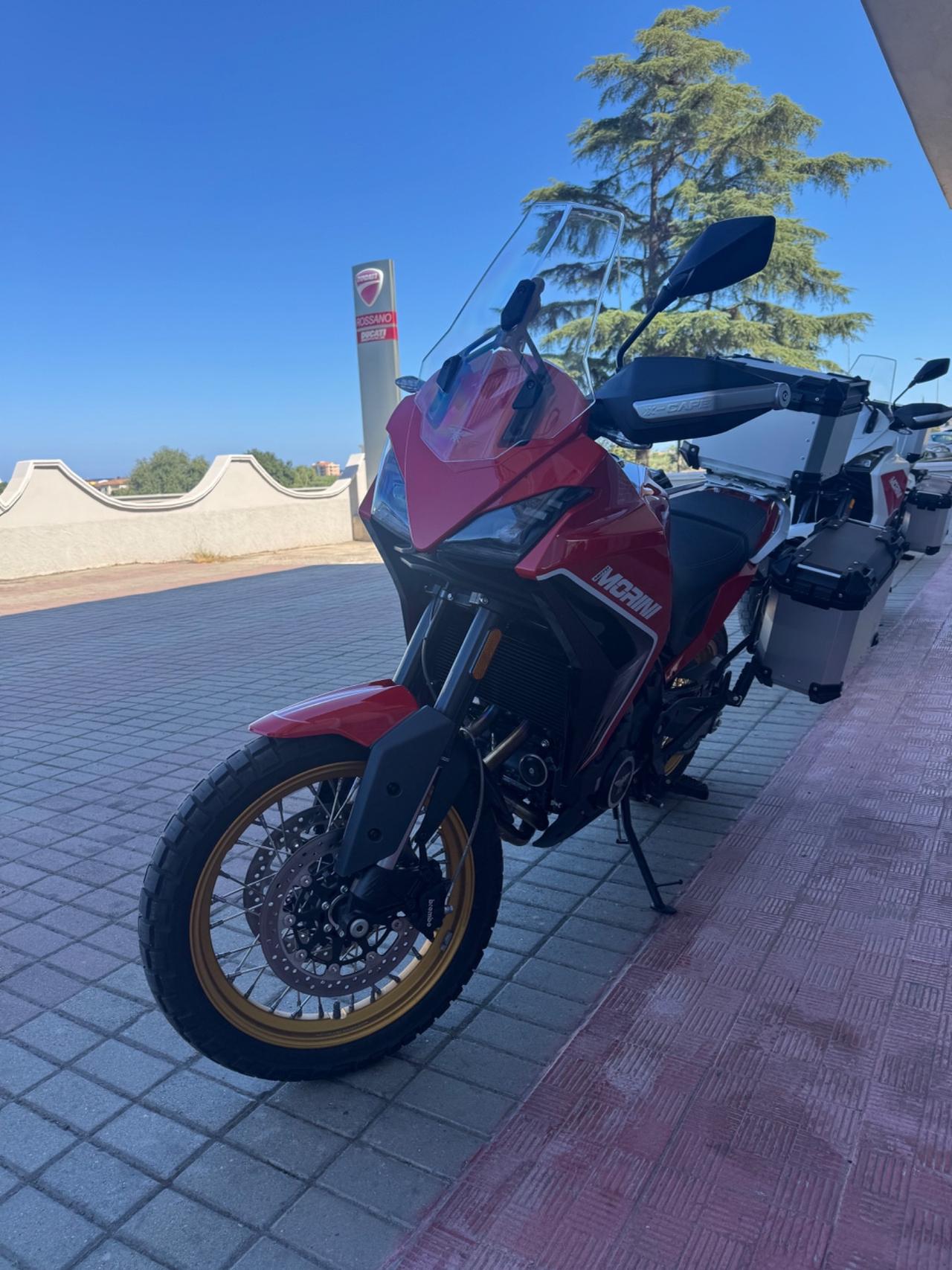 Moto Morini X-Cape 649 Gold touring