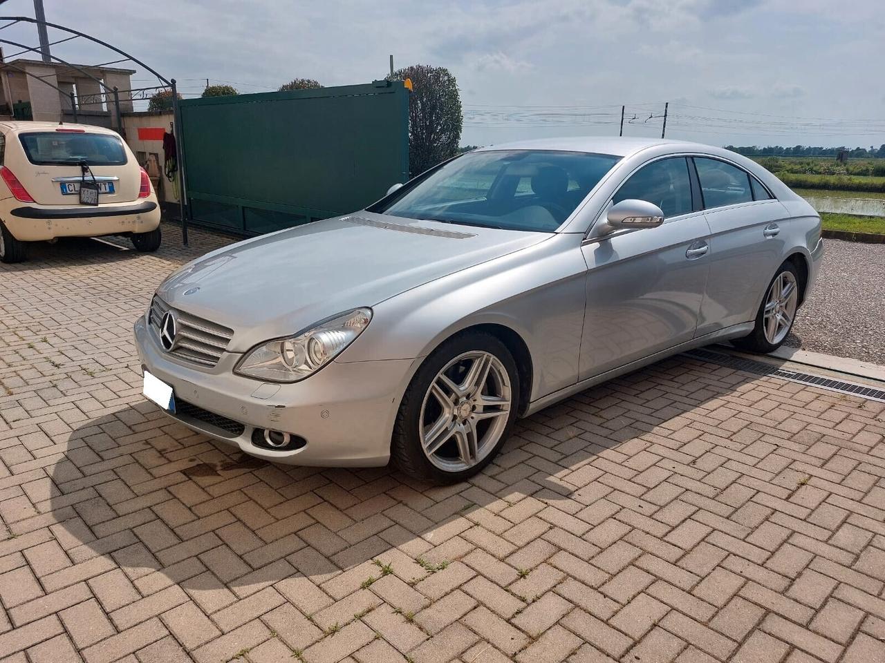 Mercedes-Benz CLS 350 V6 272CV SPORT AMG NAVY TEL.!!!!