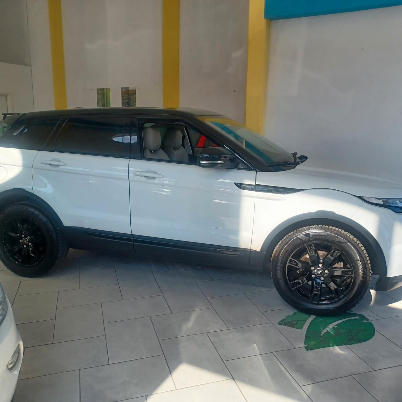 PERFETTO RR EVOQUE 2.2 TDI AUTOM 4X4 GARANZIA