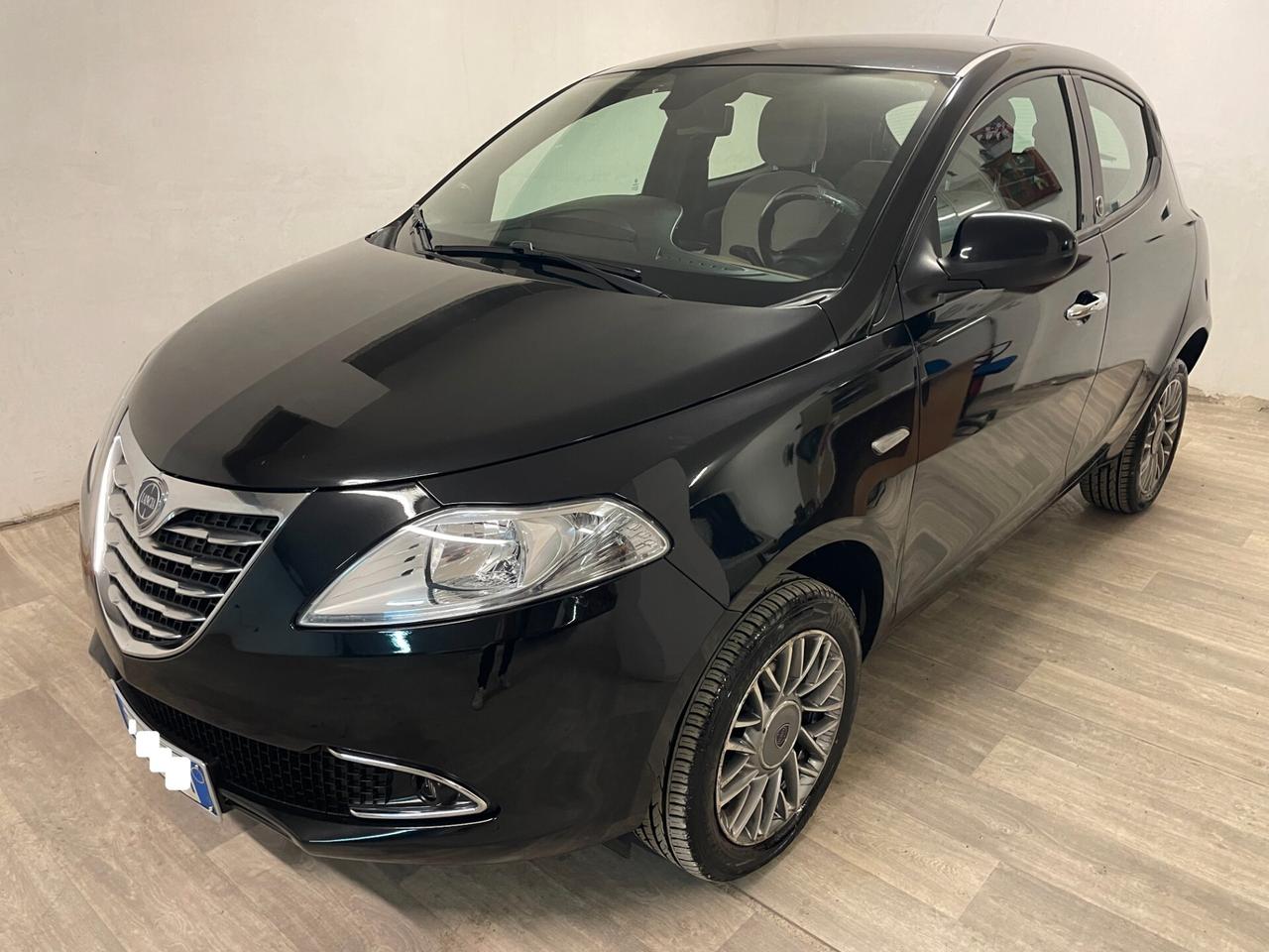 Lancia Ypsilon Ecochic Gold 0.9 TwinAir 85 CV Metano Neopatentati