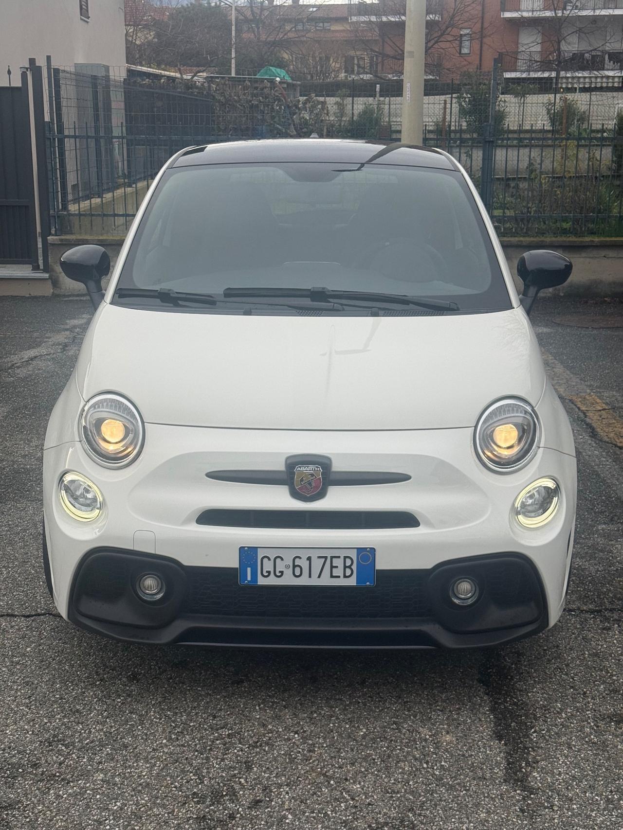 Abarth 595 1.4 Turbo T-Jet 180 CV Esseesse