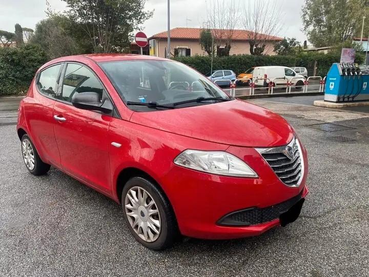Lancia Ypsilon 1.2 Silver