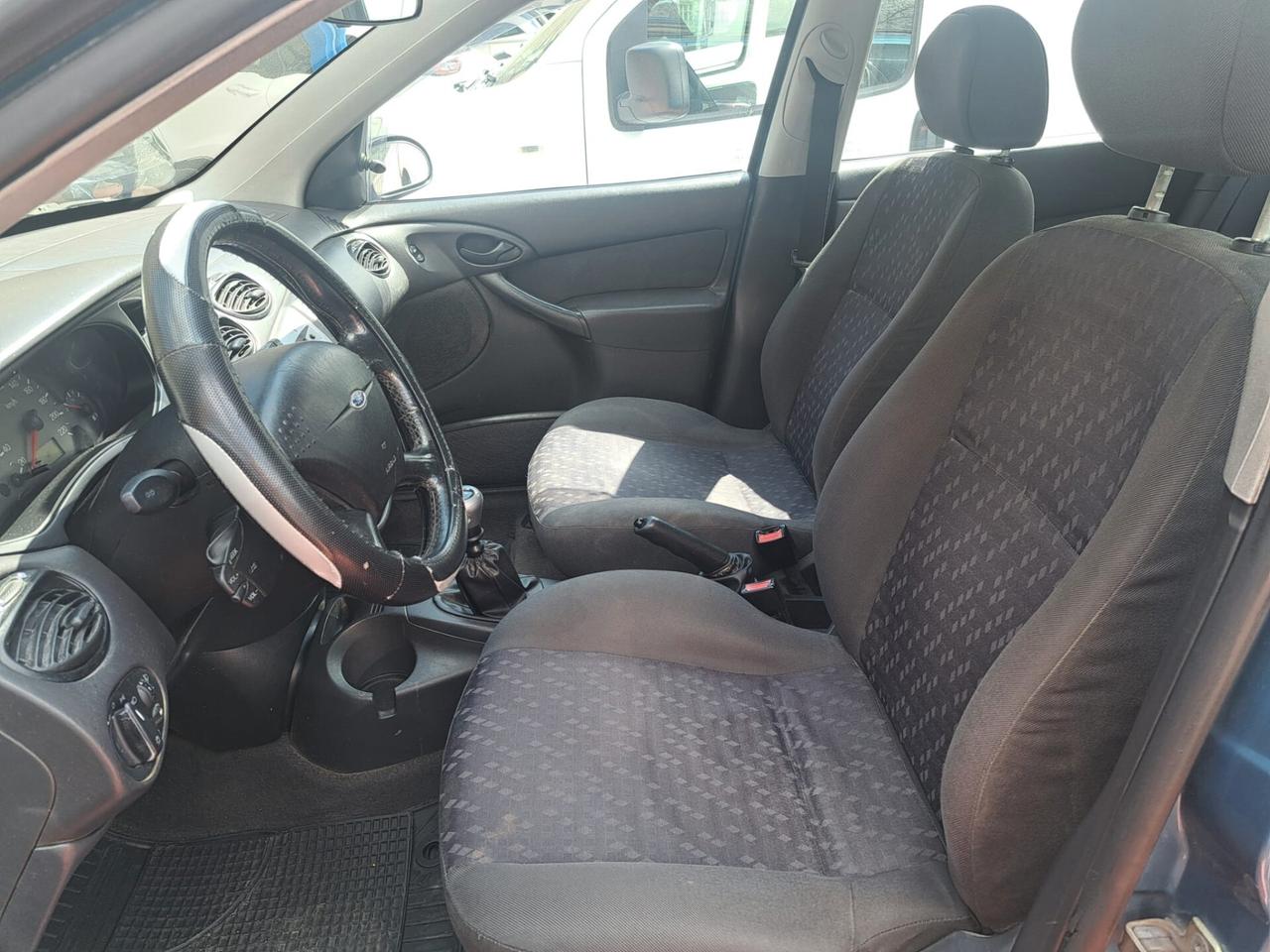 Ford Focus 1.8 TDDi 5p. Zetec GANCIO TRAINO