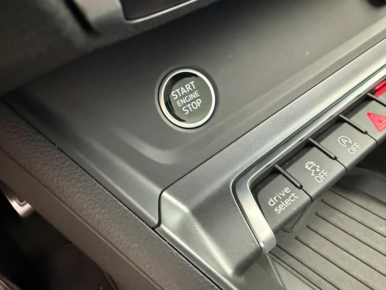 Audi Q3 quattro S tronic Identity Black TETTO FULL