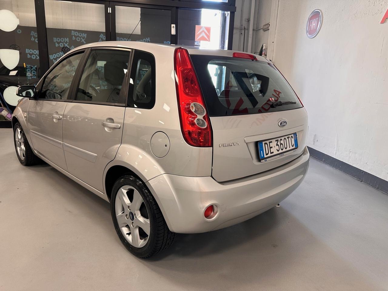 FORD FIESTA 1.2 BENZIA 5P. (58000 MILA KM)
