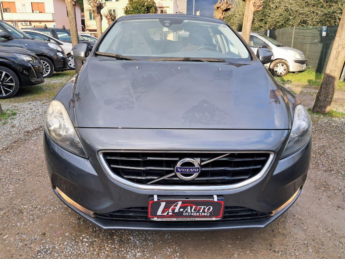 VOLVO - V40 - 1.6 D2 Summum