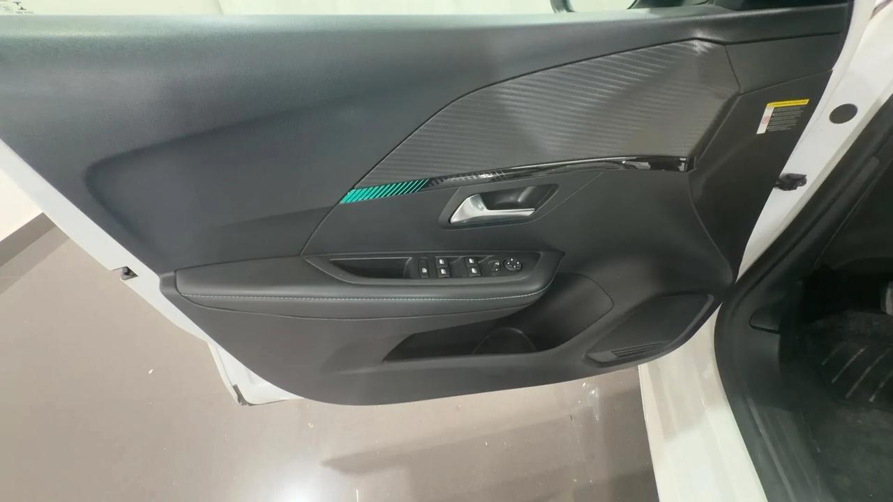 Peugeot 208 motore elettrico 136 CV 5 porte Allure