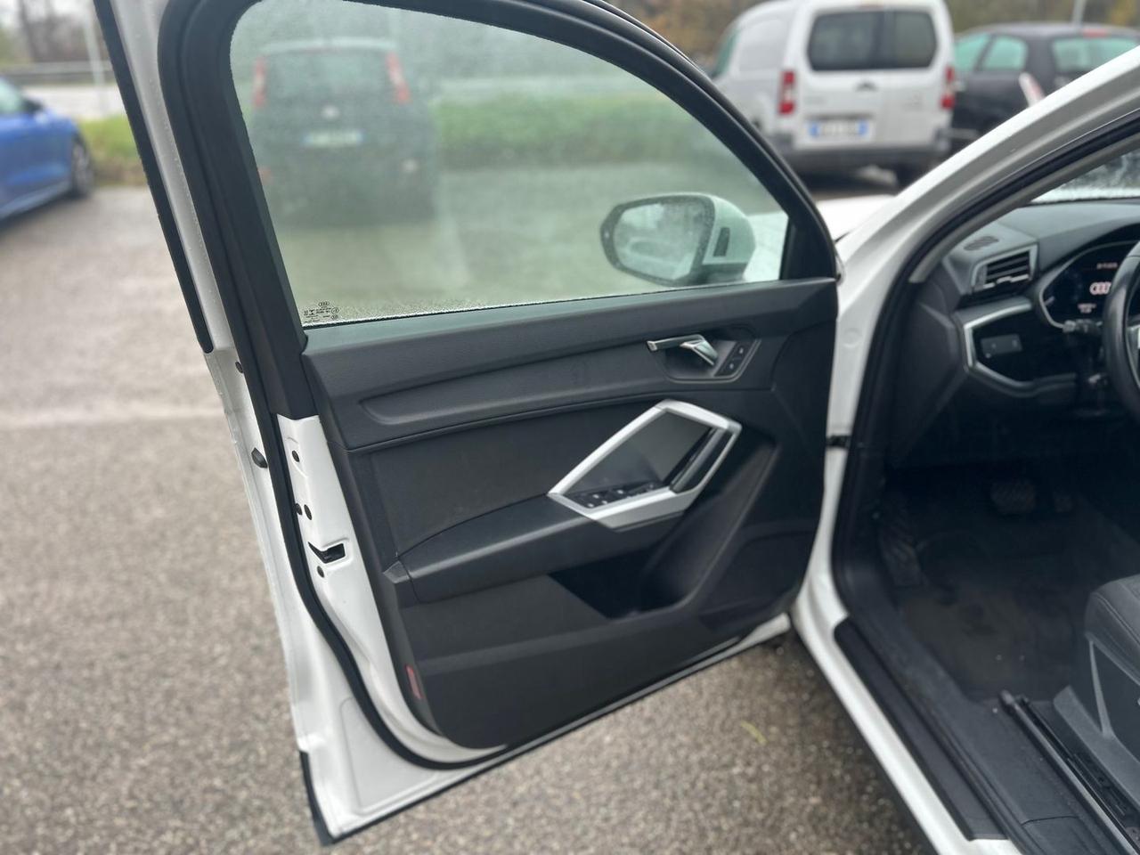 Audi Q3 Business 2.0 35 TDI #7993