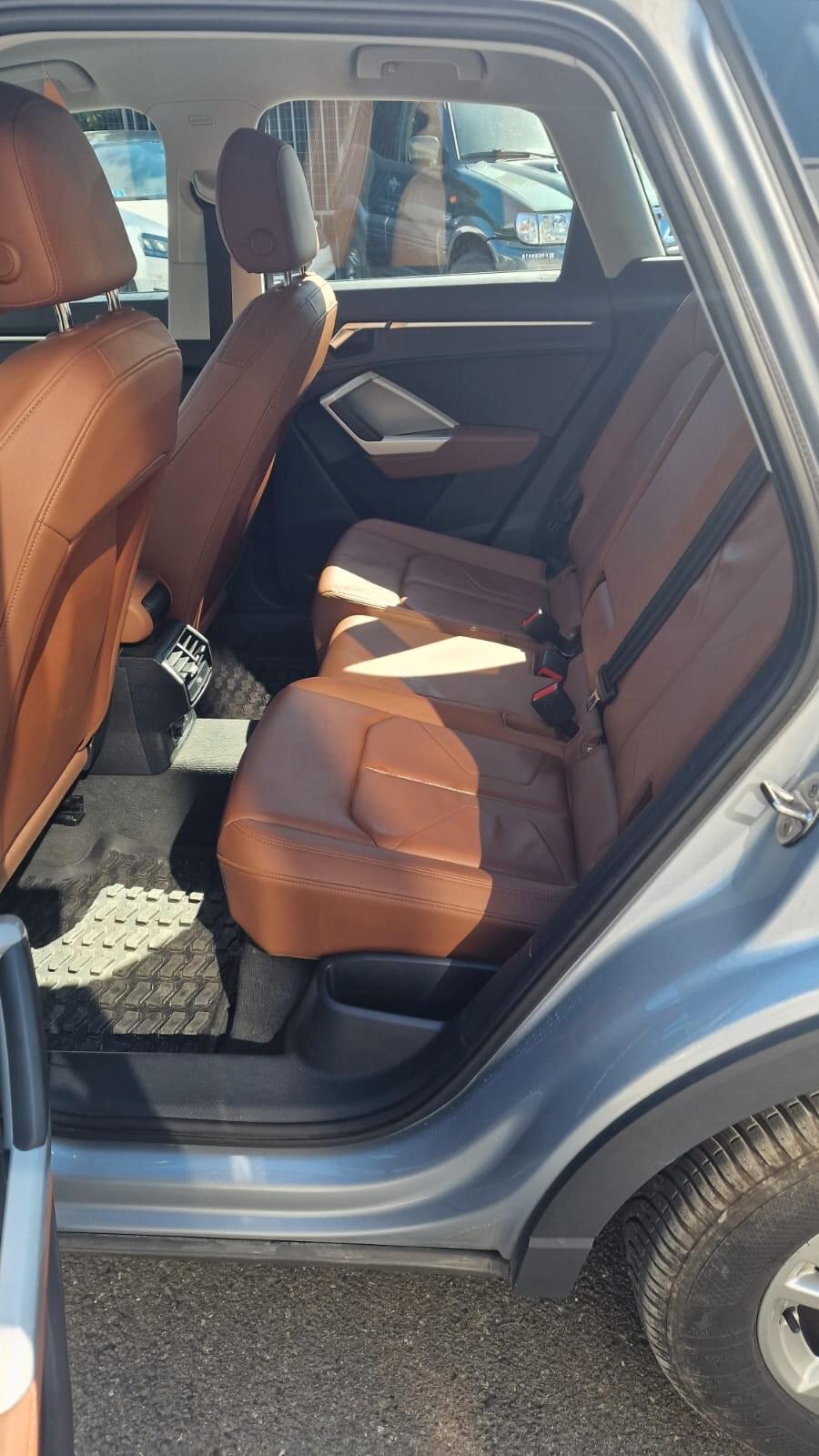 Audi Q3 40 TDI quattro S tronic Business Advanced
