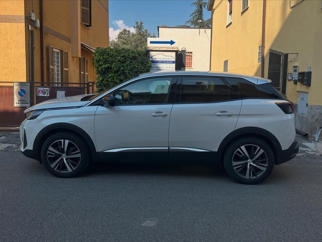 Peugeot 3008 1.5 BlueHDi 130cv Allure Pack AUTOMATICA NAVIGAZIONE CAMERA 360° RETROCAMERA PELLE FINANZIABILE