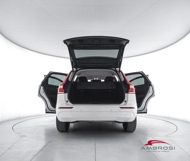VOLVO XC60 2.0 b4 Momentum Pro auto - PER OPERATORI DEL SETTO