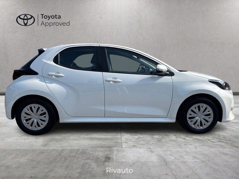 Toyota Yaris Hybrid Active MY22