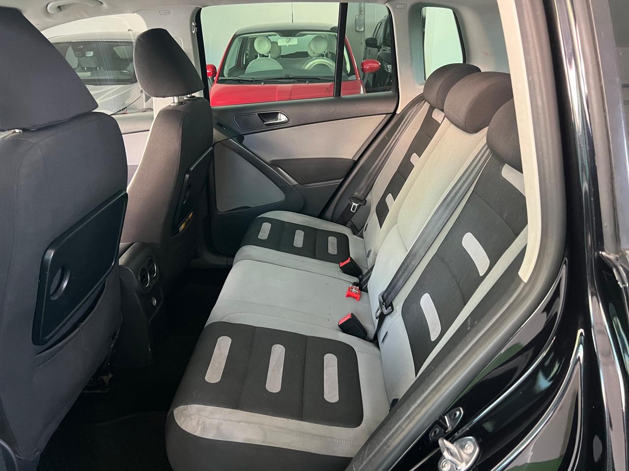 Volkswagen Tiguan 2.0 16V TDI DPF tiptronic Track