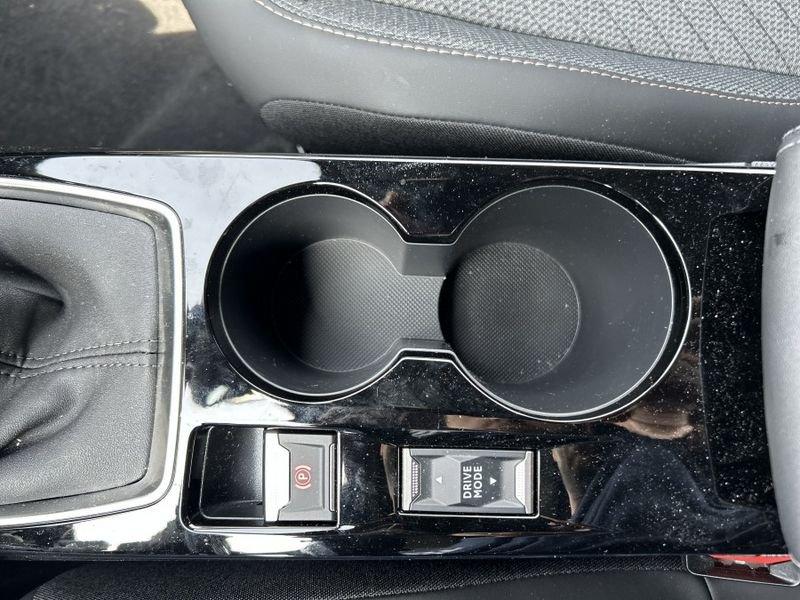 Peugeot 2008 PureTech 100 Allure NAVI + KEYLESS + CAMERA 360°