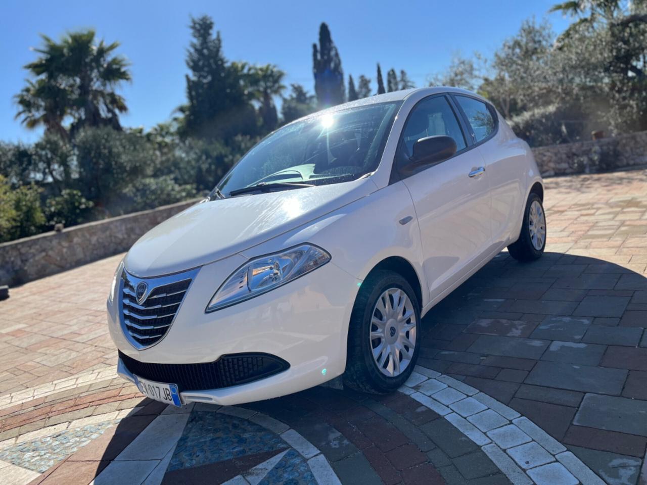 Lancia Ypsilon 1.2 69 CV