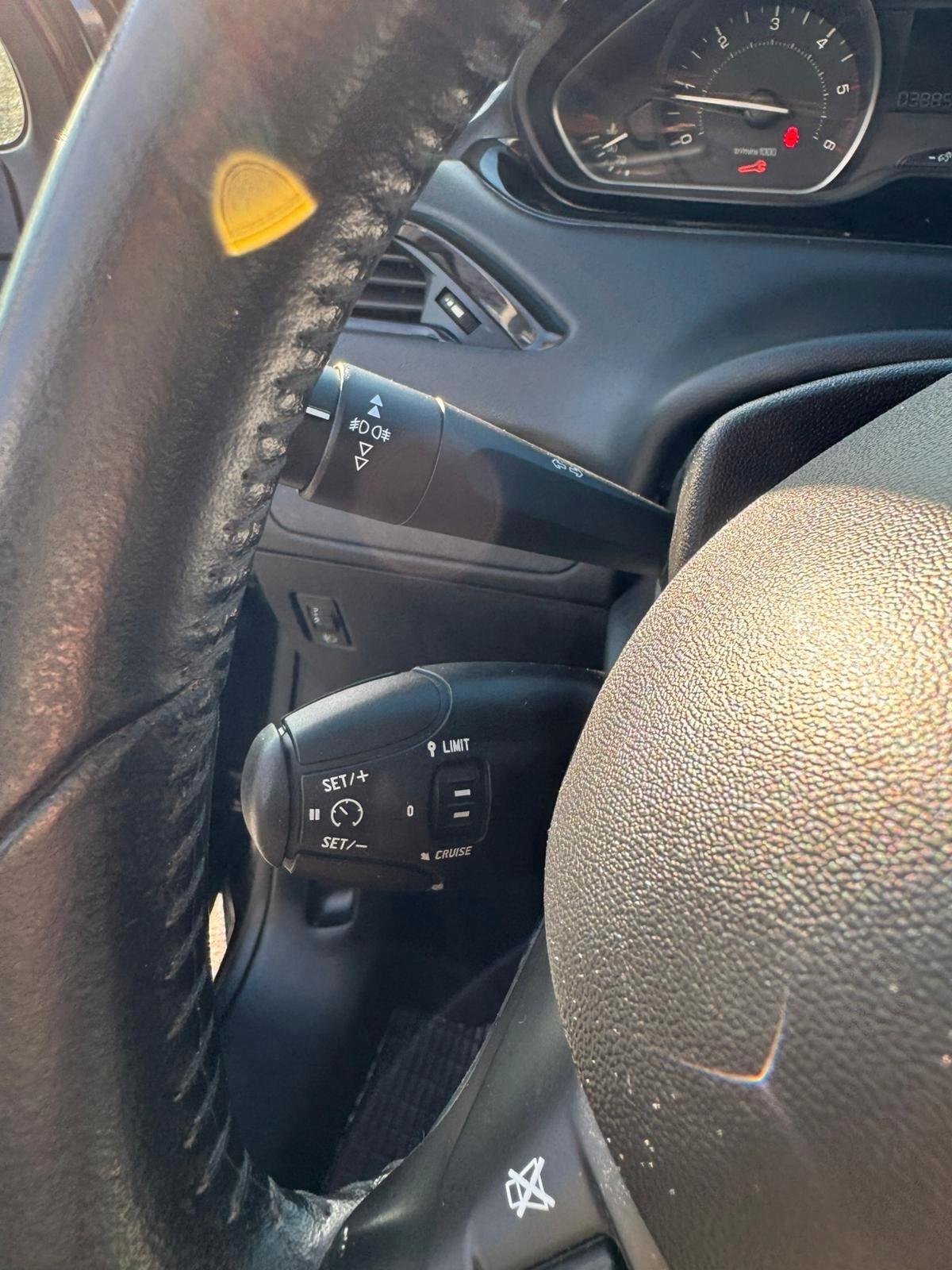 Peugeot 208 BlueHDi 75 Style