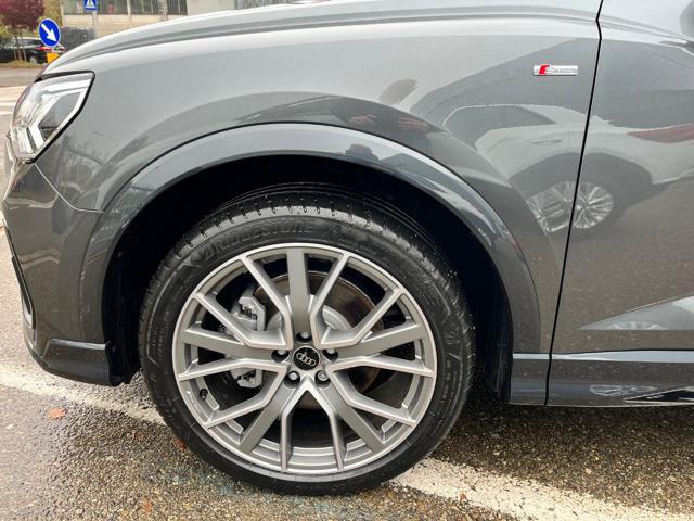 AUDI Q3 SPB 40 TDI quattro S tronic Identity Black Km 0