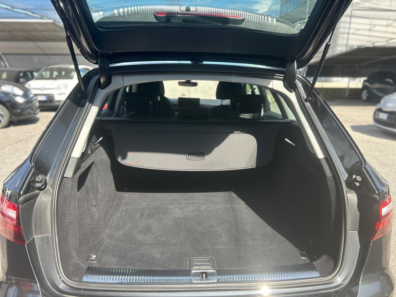 Audi A4 Avant 30 2.0 tdi mhev Business 136cv s-tronic