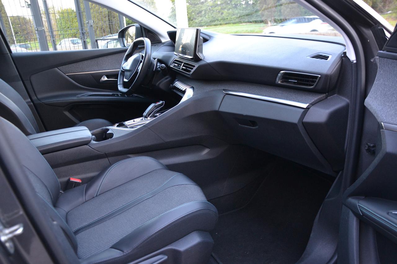 Peugeot 5008 2.0 HDi 180CV 7POSTI AUT.+NAV+LED+RCAM+PELLE+PDC