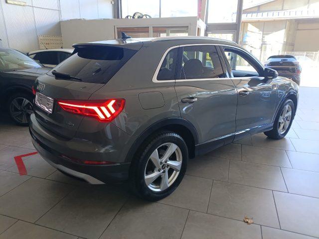 AUDI Q3 35 TDI quattro S tronic Business Advanced
