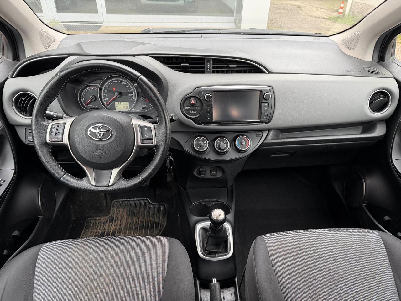 Toyota Yaris 1.0 5 porte Cool NEOPATENTATI