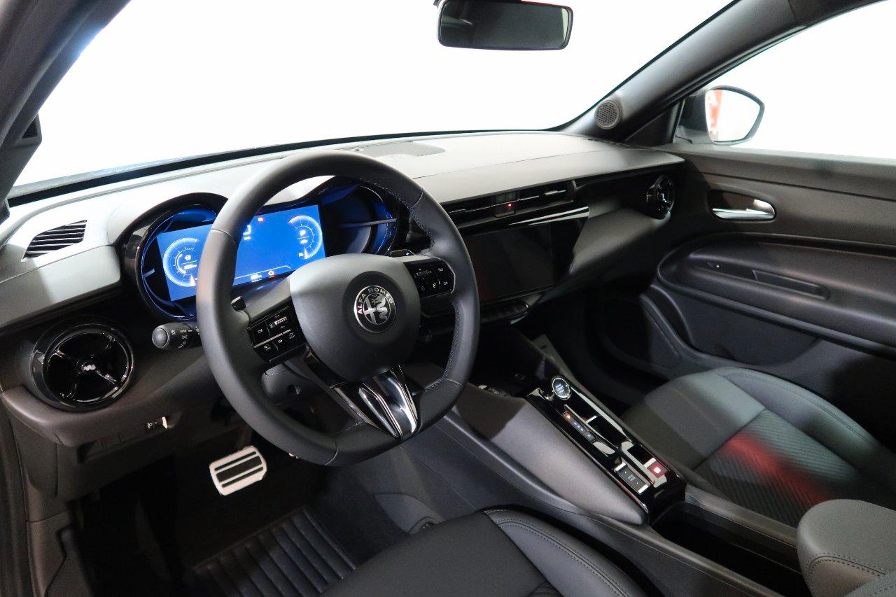 Alfa Romeo Junior 1.2 ibrida Ti 145cv edct6