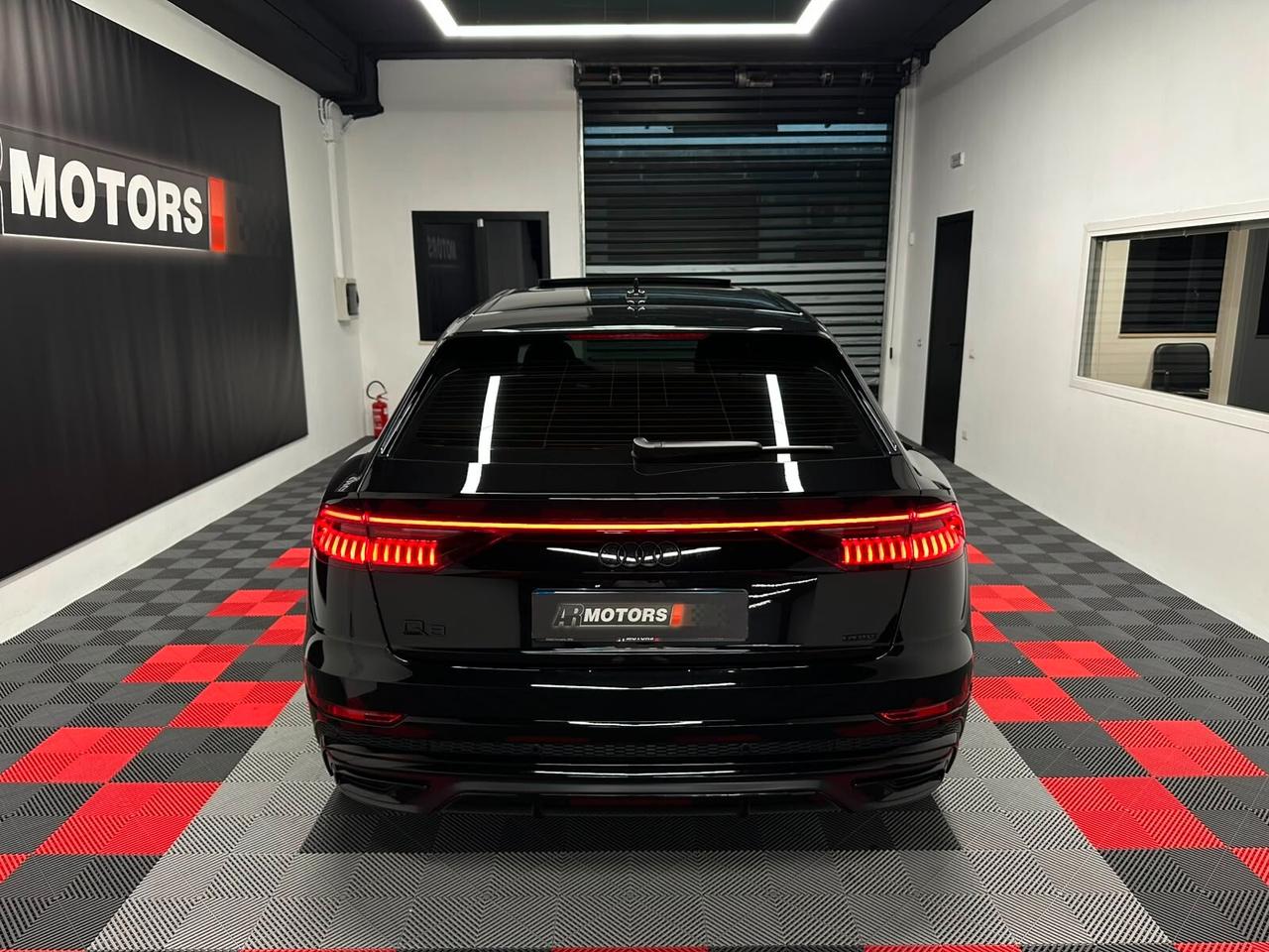 Audi Q8 TOTAL BLACK/MATRIX/TETTO LEASING