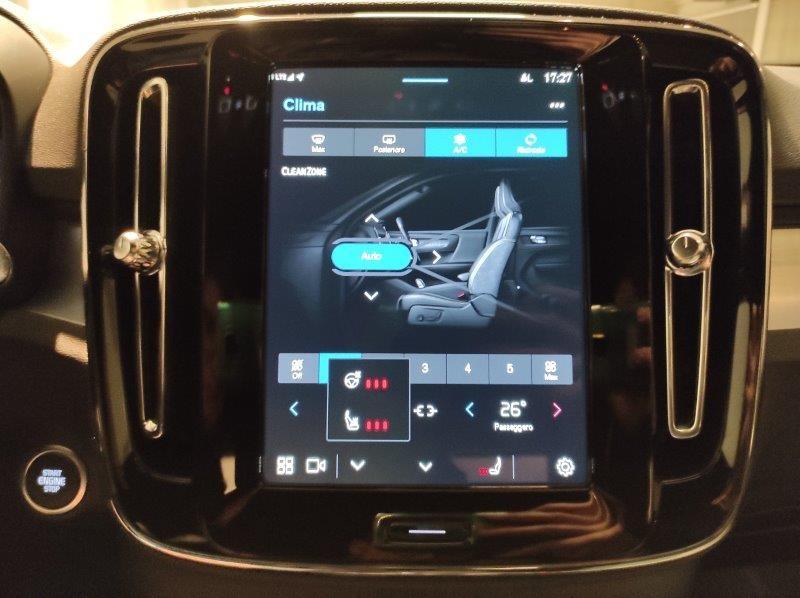 VOLVO XC40 (2017-->) - XC40 B3 automatico Core