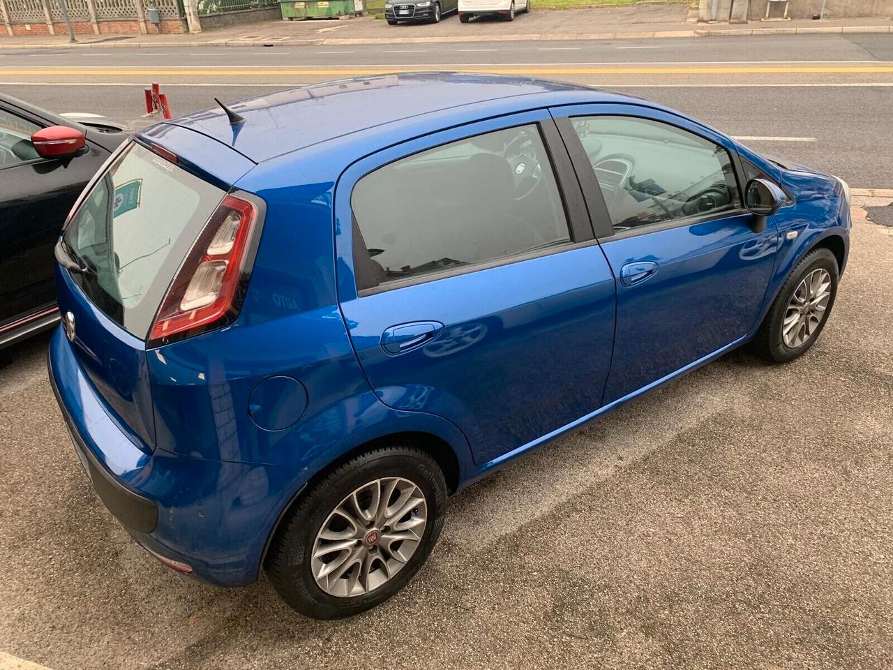 Fiat Punto Evo 1.4 benz. 5p Dynamic NEOPATENTATI