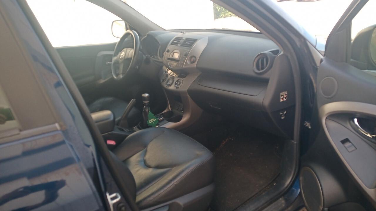 Toyota RAV 4 RAV4 2.2 D-4D 136 CV Luxury