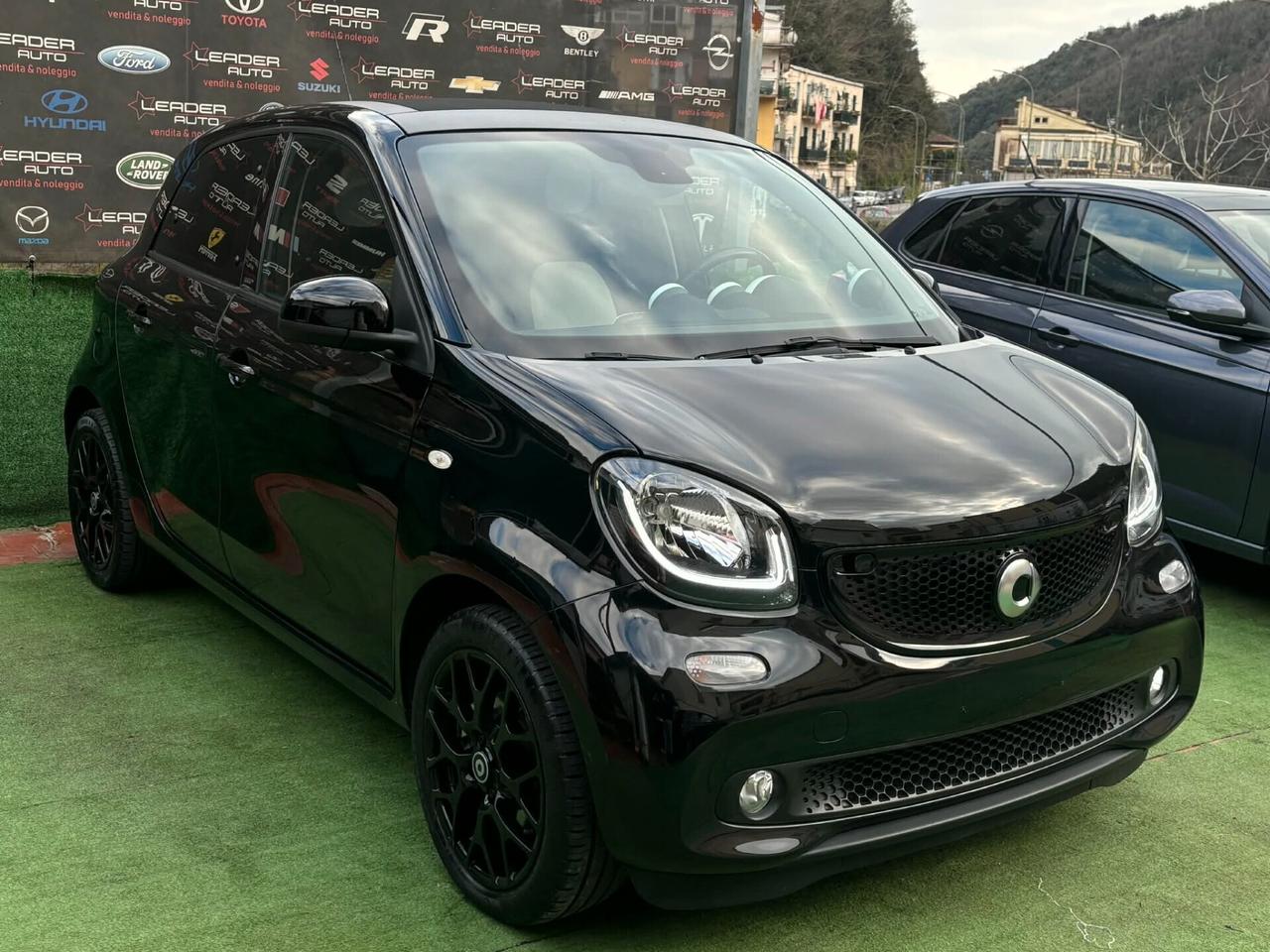 Smart ForFour 1.0 71 CV Total Black Cabrio