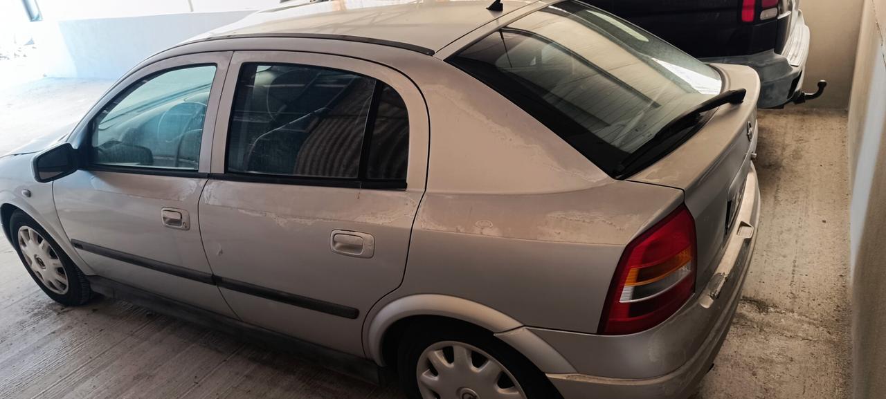Opel Astra 1.4i 16V cat 5 porte Club