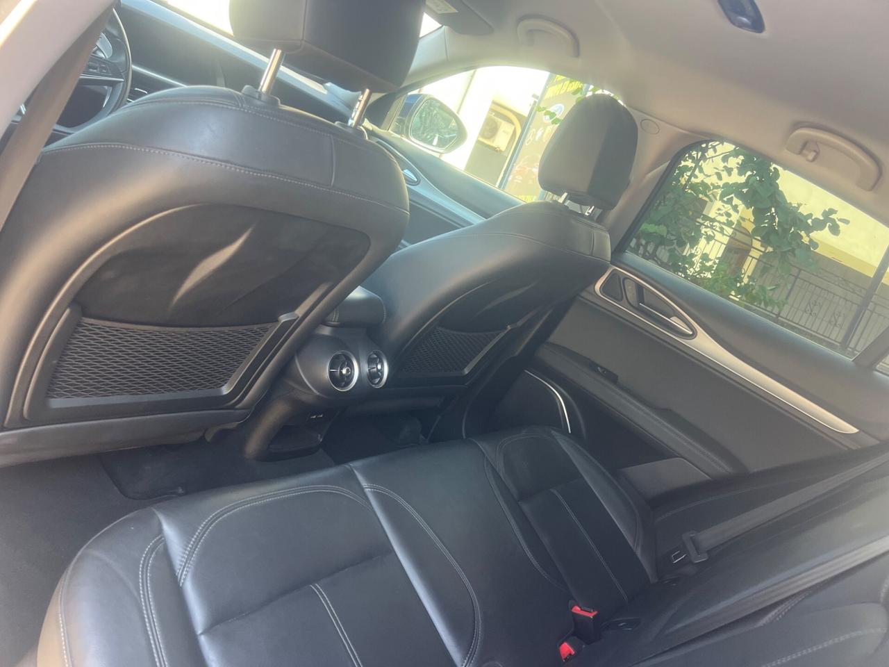 Alfa Romeo Stelvio 2.2 Turbodiesel 210 CV AT8 Q4