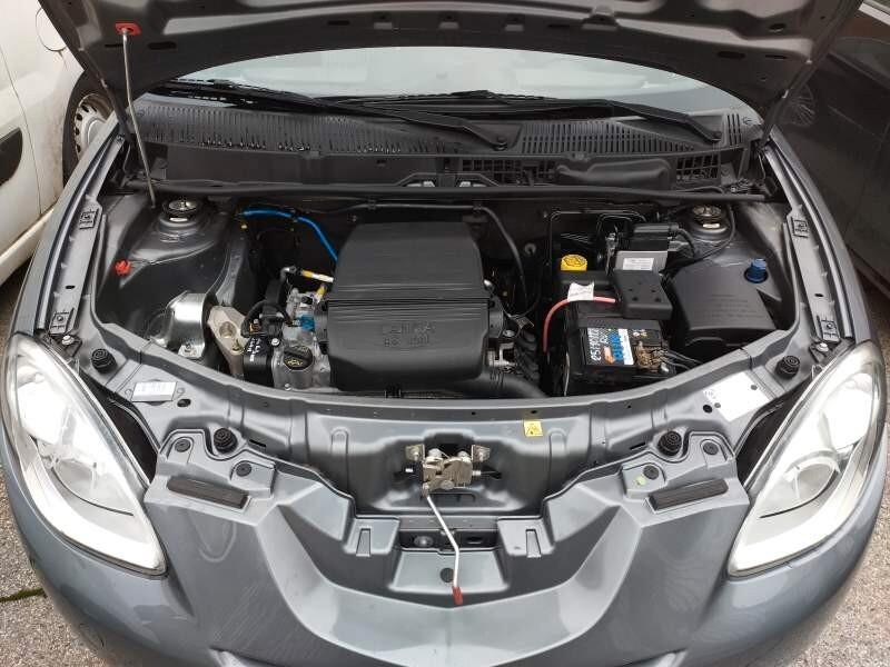 Lancia Ypsilon 1.4 Oro Giallo