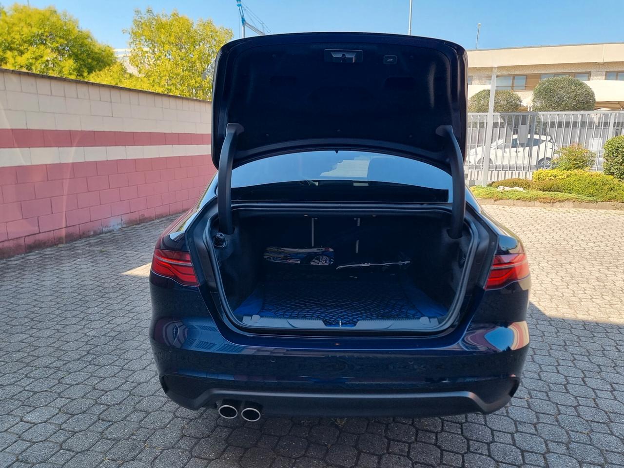 Jaguar XE 2.0 D 204 CV aut. SE