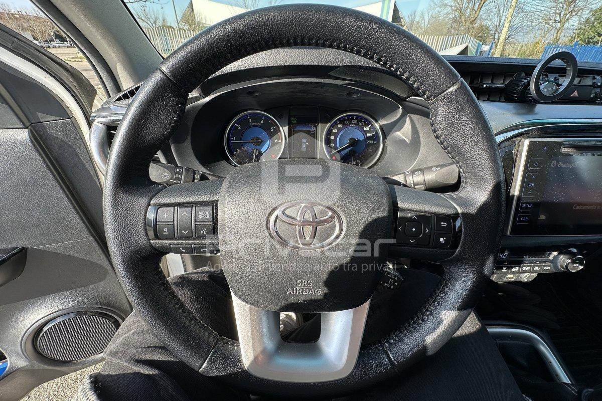 TOYOTA Hilux 2.4 D-4D 4WD 4 porte Double Cab Comfort