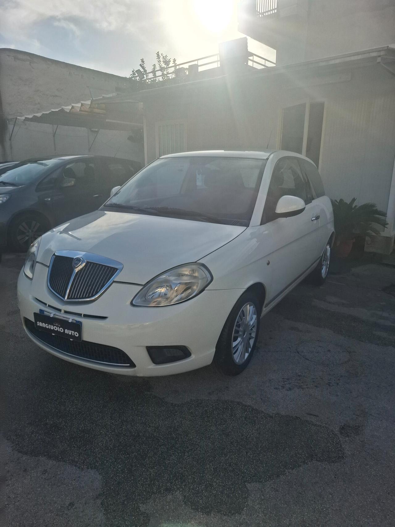 Lancia Ypsilon 1.3 MJT 75 CV Diva