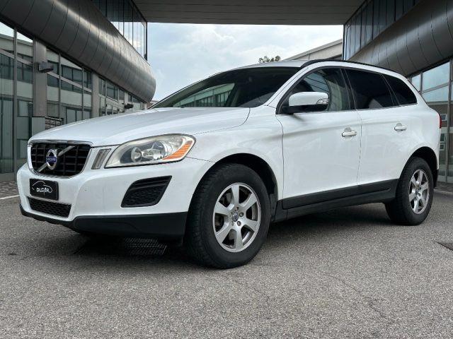 VOLVO XC60 D3 AWD Geartronic Momentum