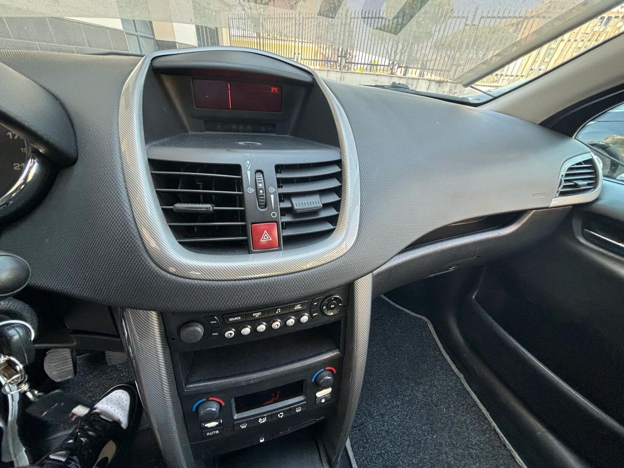 Peugeot 207 1.4 HDi 70CV 5p. X Line