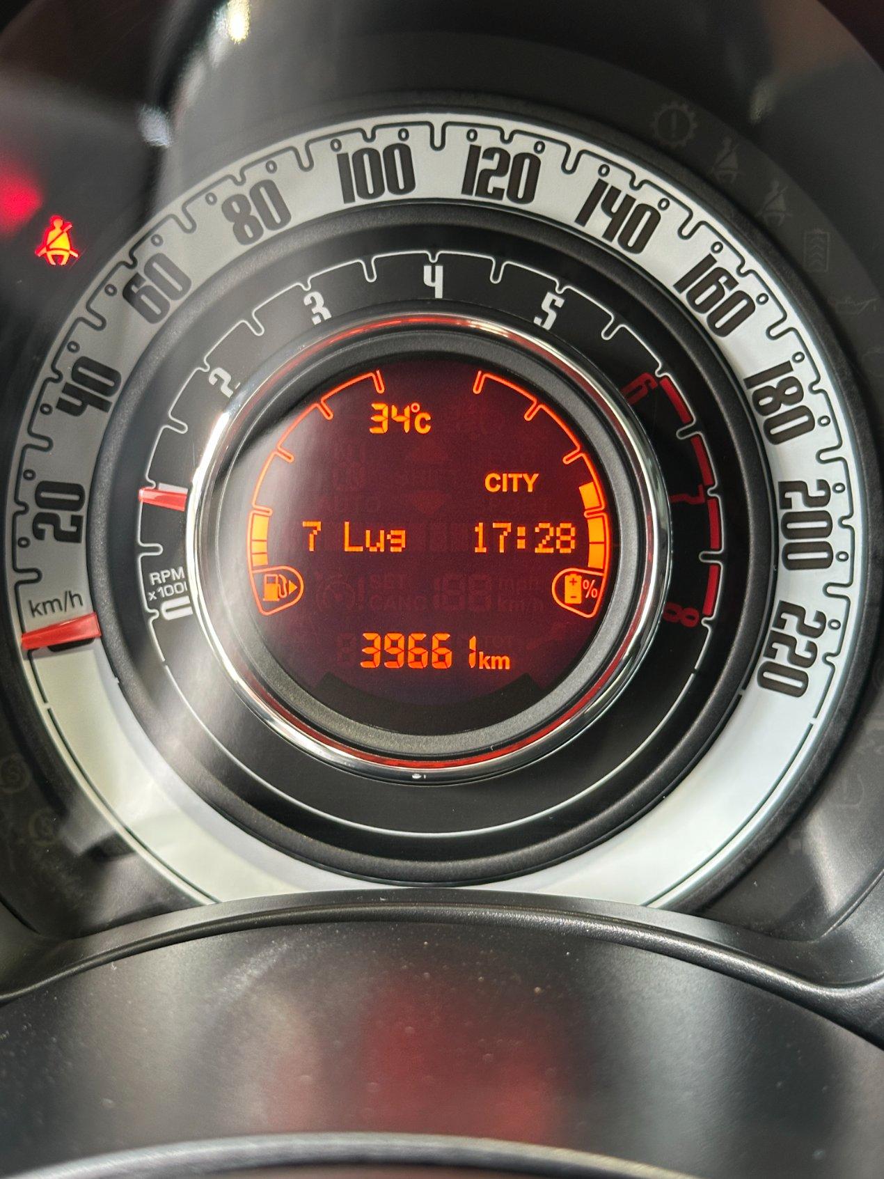 Fiat 500 1.0 hybrid Connect 70cv - Carplay - Tetto panorama