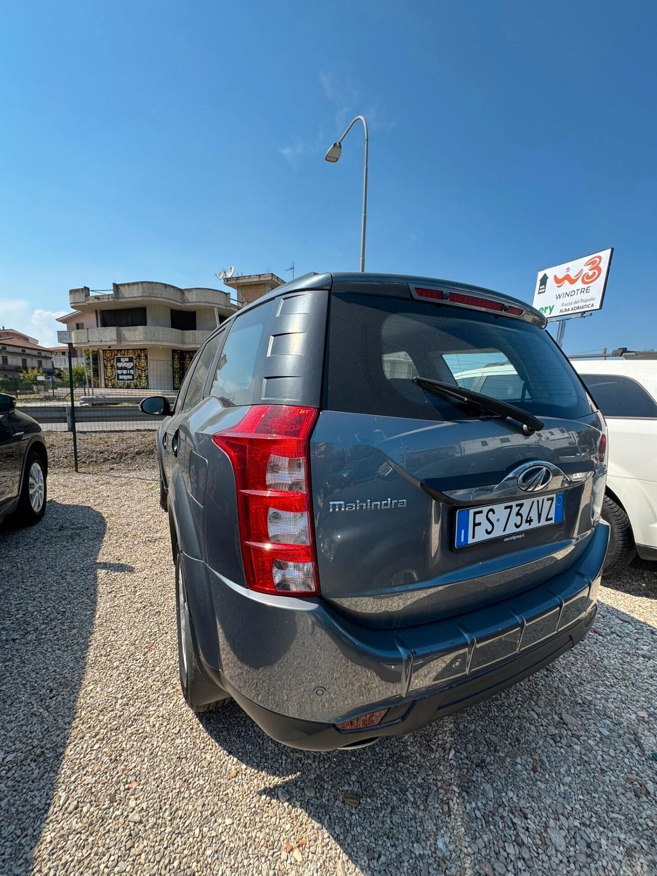 Mahindra XUV500 2.2 16V AWD W6