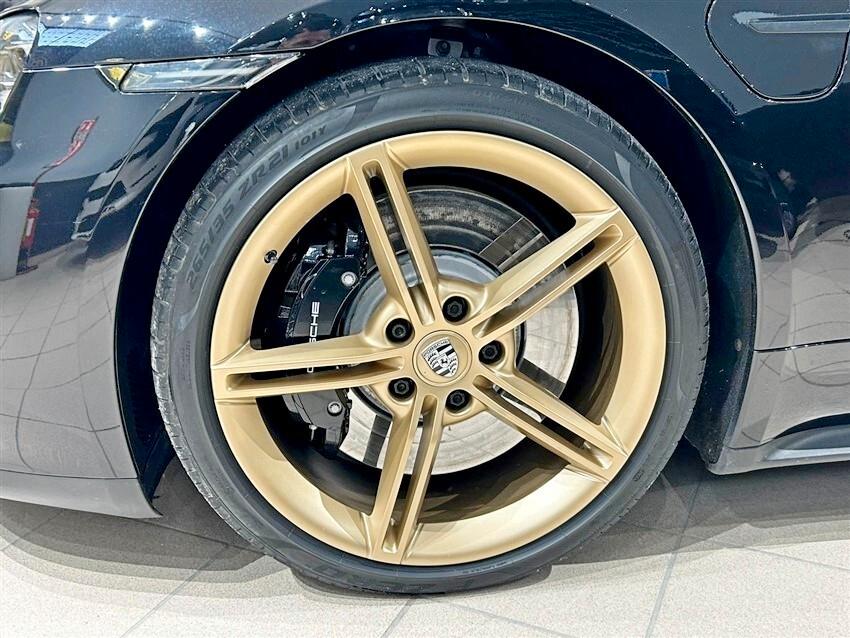 Porsche Taycan 4S Cross Turismo