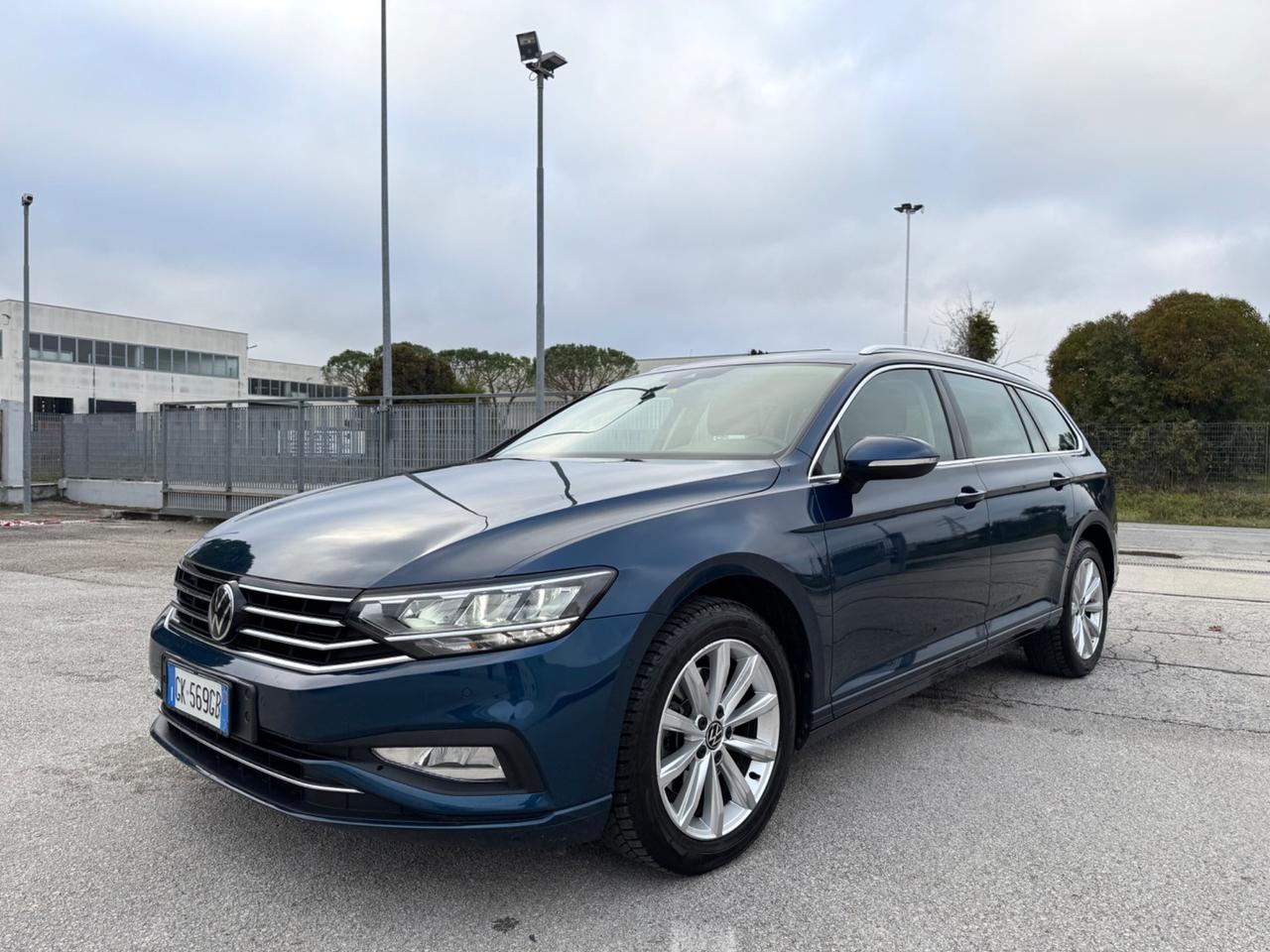 VOLKSWAGEN PASSAT 2.0 Tdi EVO Dsg-Virtual Led Navi